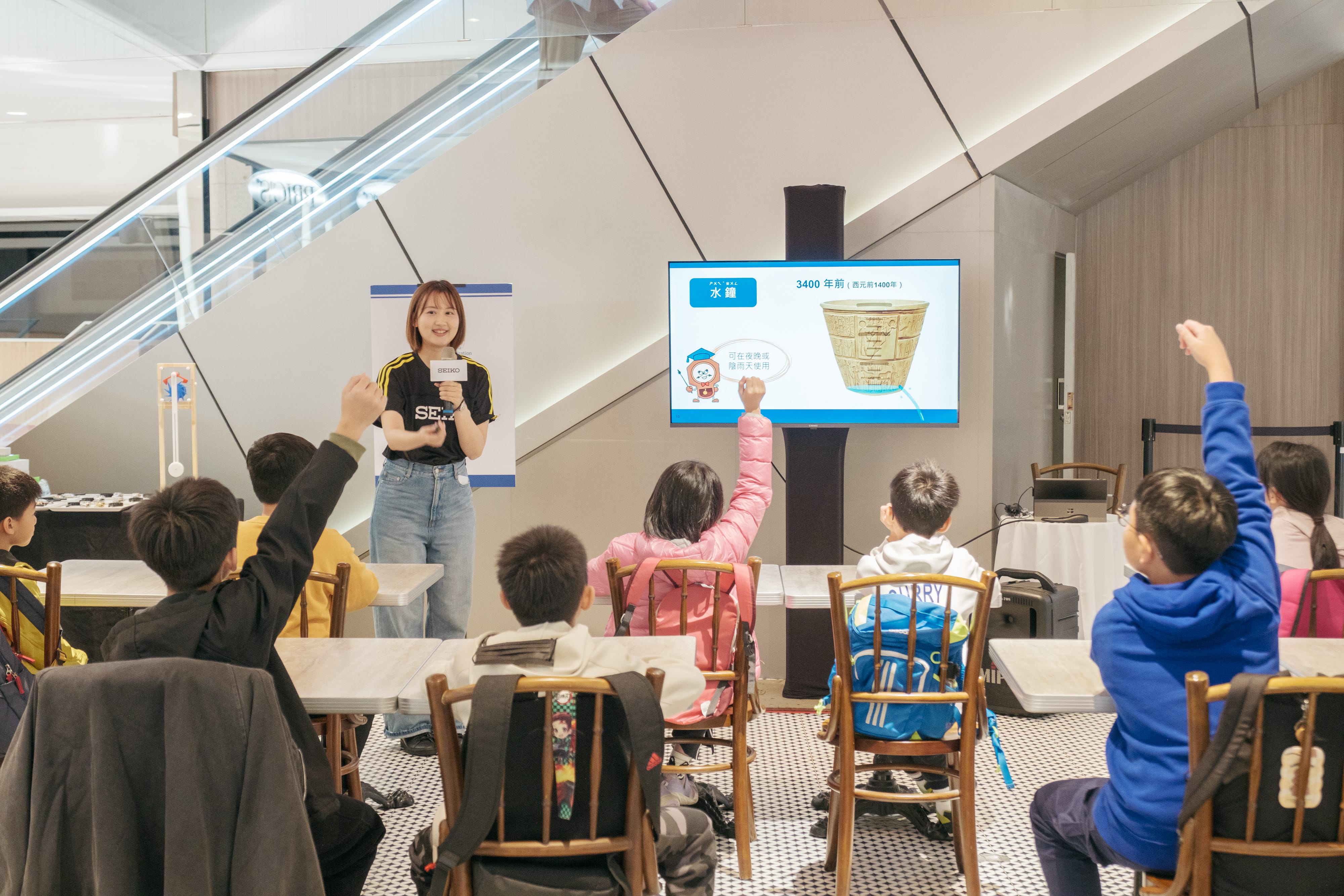 写真:台湾 - 台北でのわくわく時計教室の様子