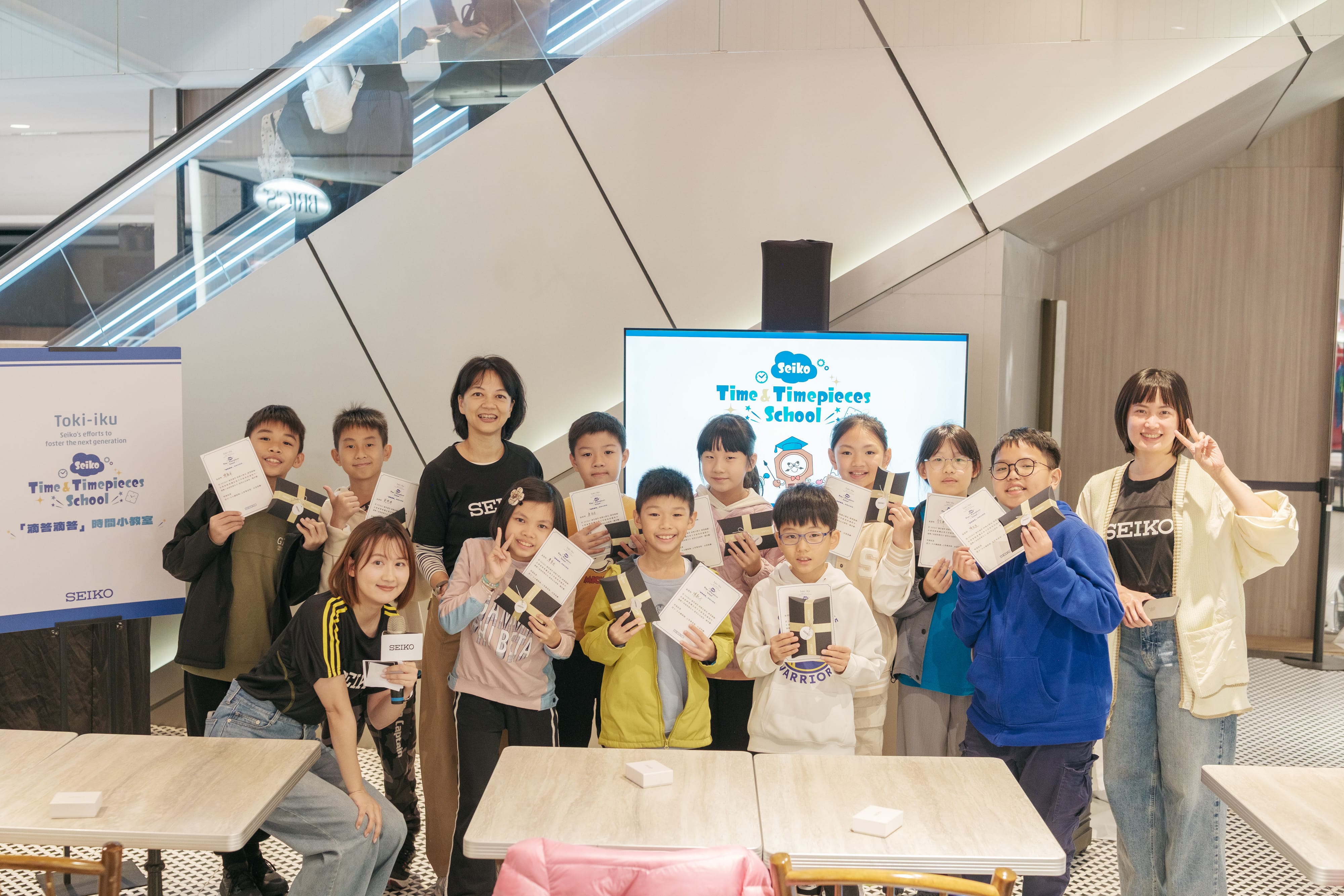 写真:台湾 - 台北でのわくわく時計教室の様子