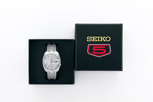 Estojo especial do relógio Seiko 5 Sports SRPL93.