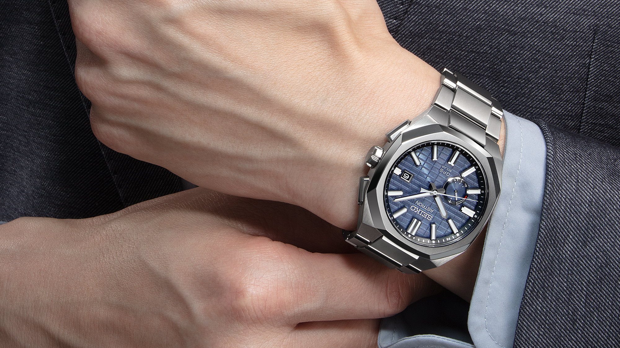Relógio Seiko Astron GPS Solar em titânio com mostrador azul (SSJ013J1).