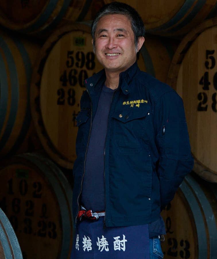 Yayoi Shochu Fabrikası'nın Dördüncü Kuşak CEO'su Hiroyuki Kawasaki'nin Fotoğrafı
